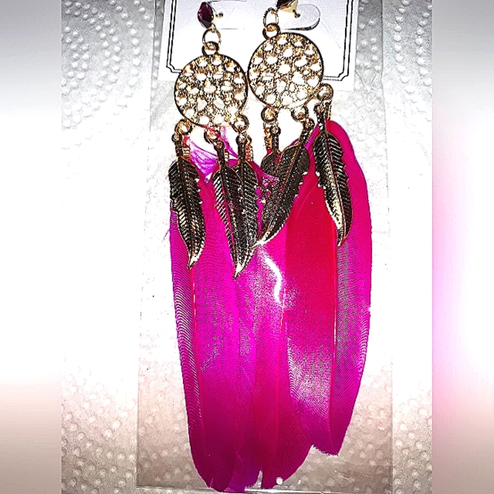NEW GORGEOUS Gold Bohemian Beaded Dangle Pink Feather Earrings Dream Catcher NWT